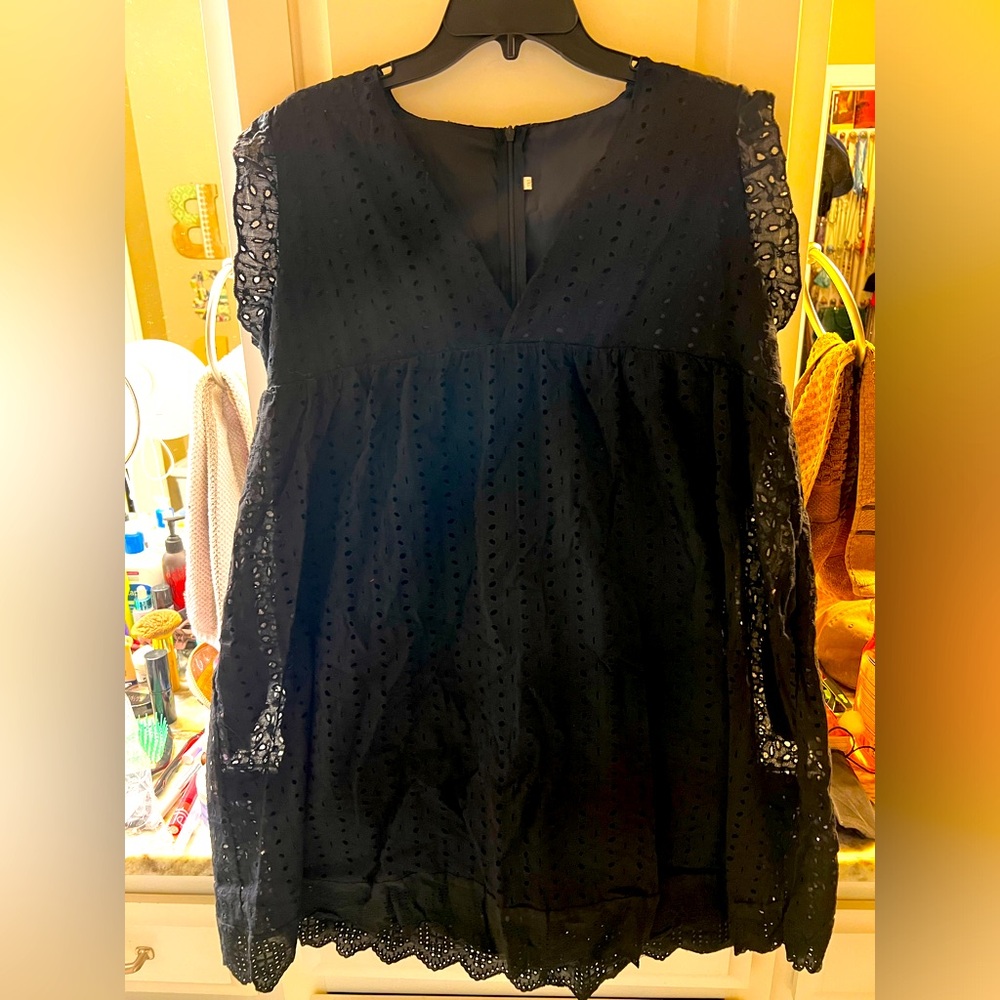New—Lovely Little Black Dress 2XL black eyelet zip dress new in package